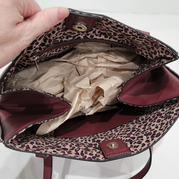 NWOT David Jones Paris Burgandy Handbag - Picture 5 of 5